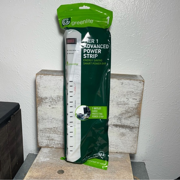 One Greenlite Tier 1 Advanced 7 Outlet Surge Power Strip 1440 Joules For TV, PC - Picture 6 of 16